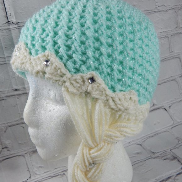 Beautiful "frozen" Handmade Beanie Crochet - Picture 2 of 6